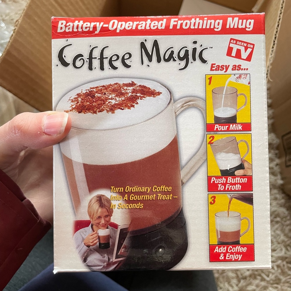 NIB-COFFEE MAGIC AS SEEN ON TV Battery Operated Frothing Whisk Mini Mixer Mug